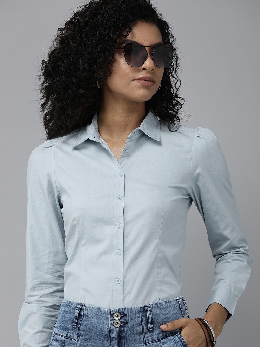

The Roadster Lifestyle Co. Women Pure Cotton Solid Regular Fit Casual Shirt, Blue