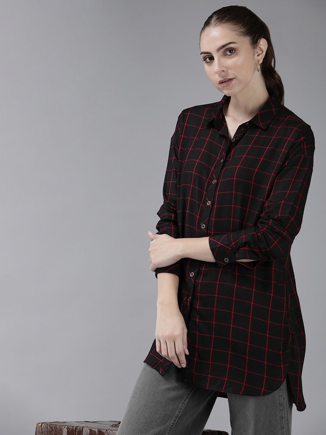 

Roadster Women Windowpane Checks Opaque Longline Casual Shirt, Black