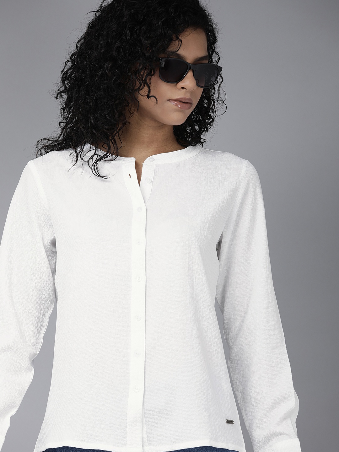 

The Roadster Lifestyle Co. Self design Textured Casual Shirt, White
