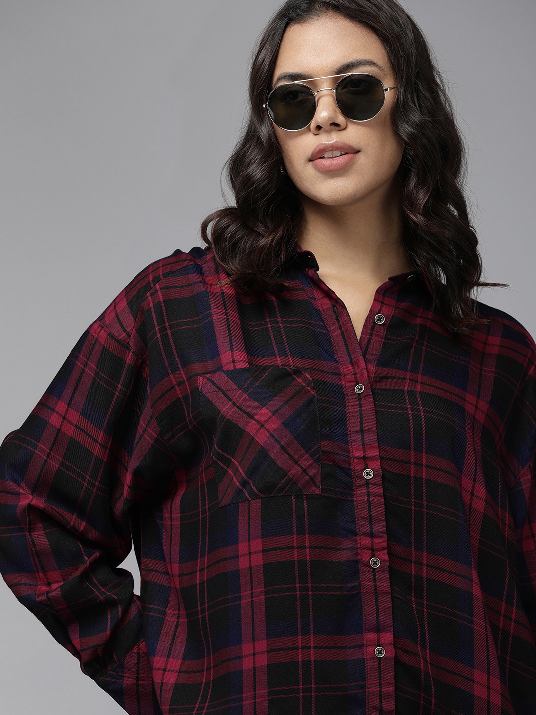 

The Roadster Life Co. Checked Boxy Casual Shirt, Navy blue