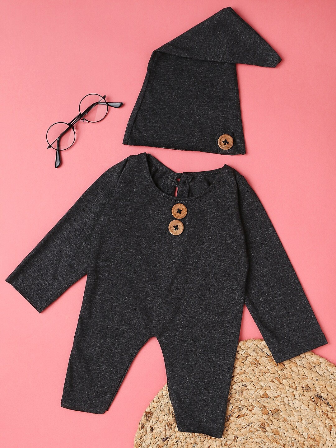 

Babymoon Kids Grey Combo Of Bodysuit & Hat With Button Detail Baby Photoshoot Props