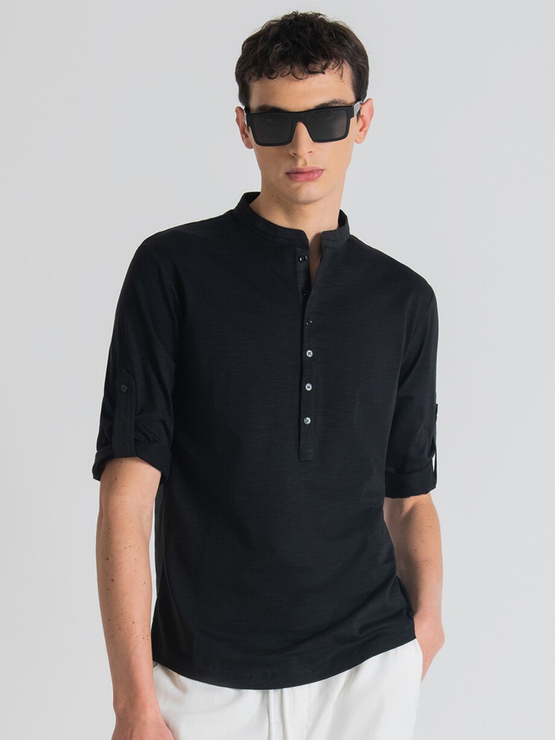 

Antony Morato Men Black Mandarin Collar Cotton T-shirt