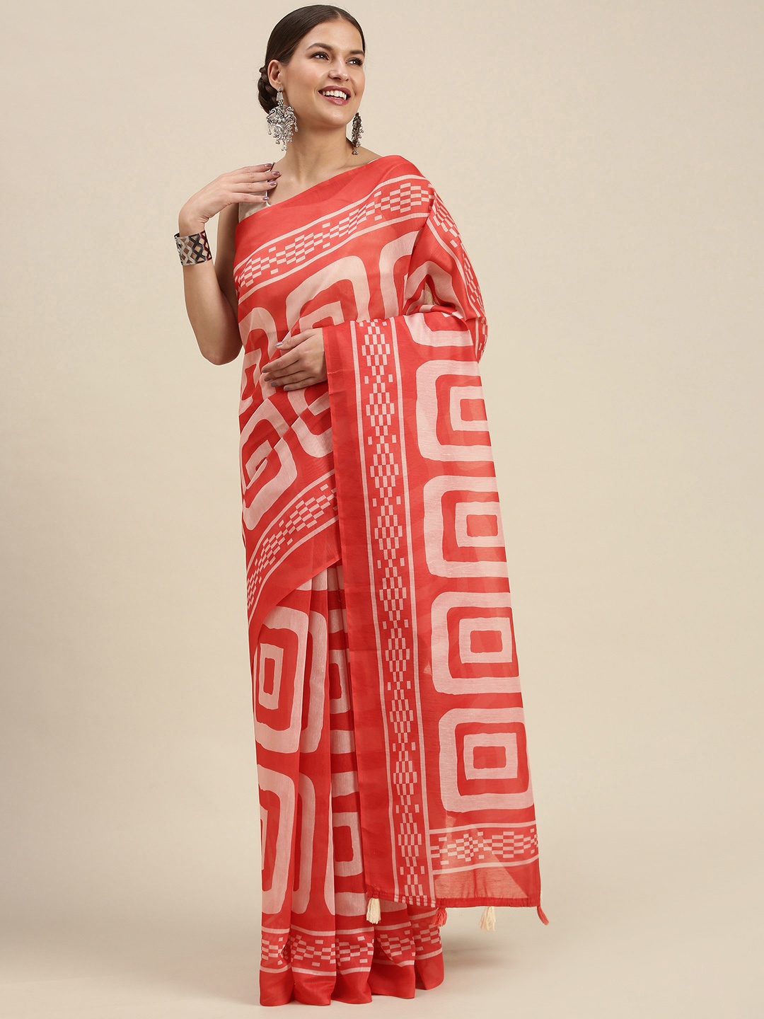 

SANGAM PRINTS Red & Off White Printed Saree