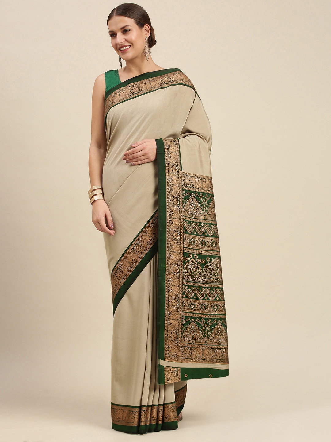 

SANGAM PRINTS Cream-Coloured & Green Kalamkari Art Silk Saree