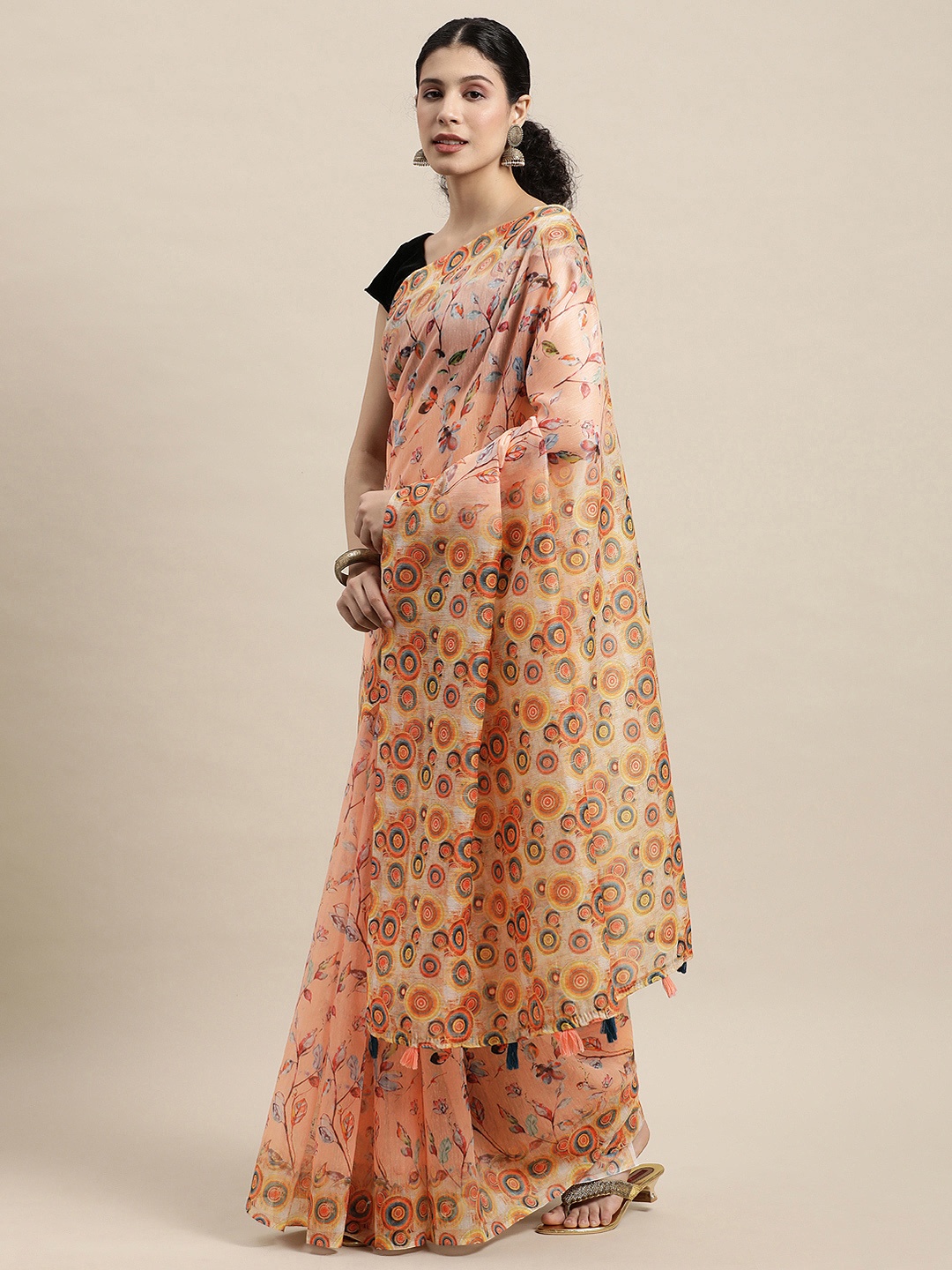 

SANGAM PRINTS Peach-Coloured Floral Saree