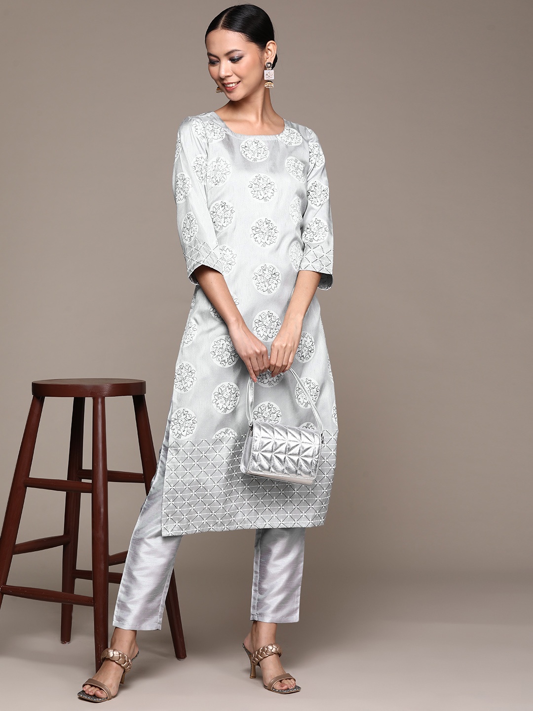 

ZIYAA Women Grey Floral Printed Kurta with Trousers