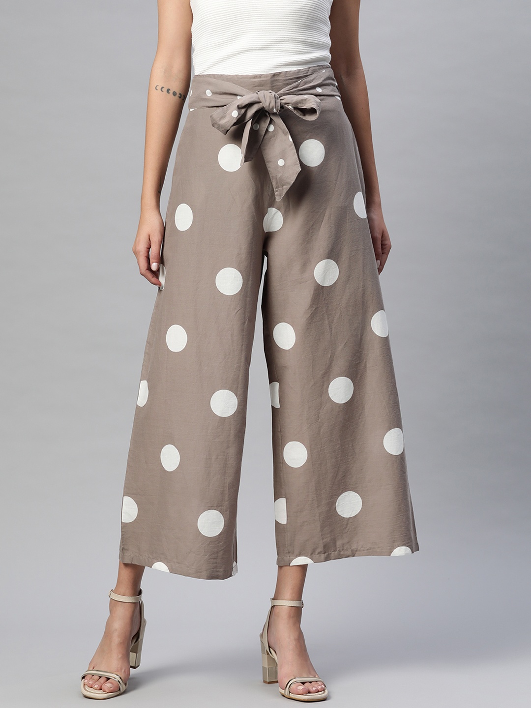 

Yuris Women Grey & White Printed Palazzos