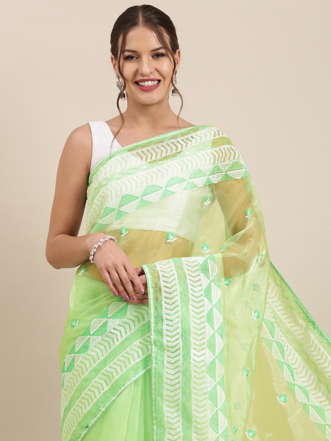 

VASTRANAND Green Ethnic Motif Embroidered Organza Saree