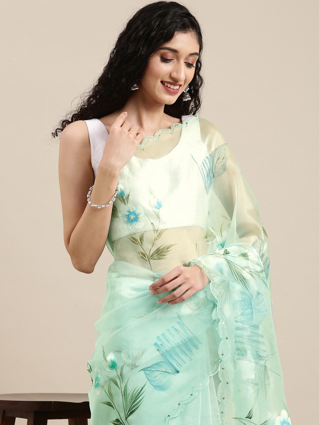

VASTRANAND Green Floral Organza Saree