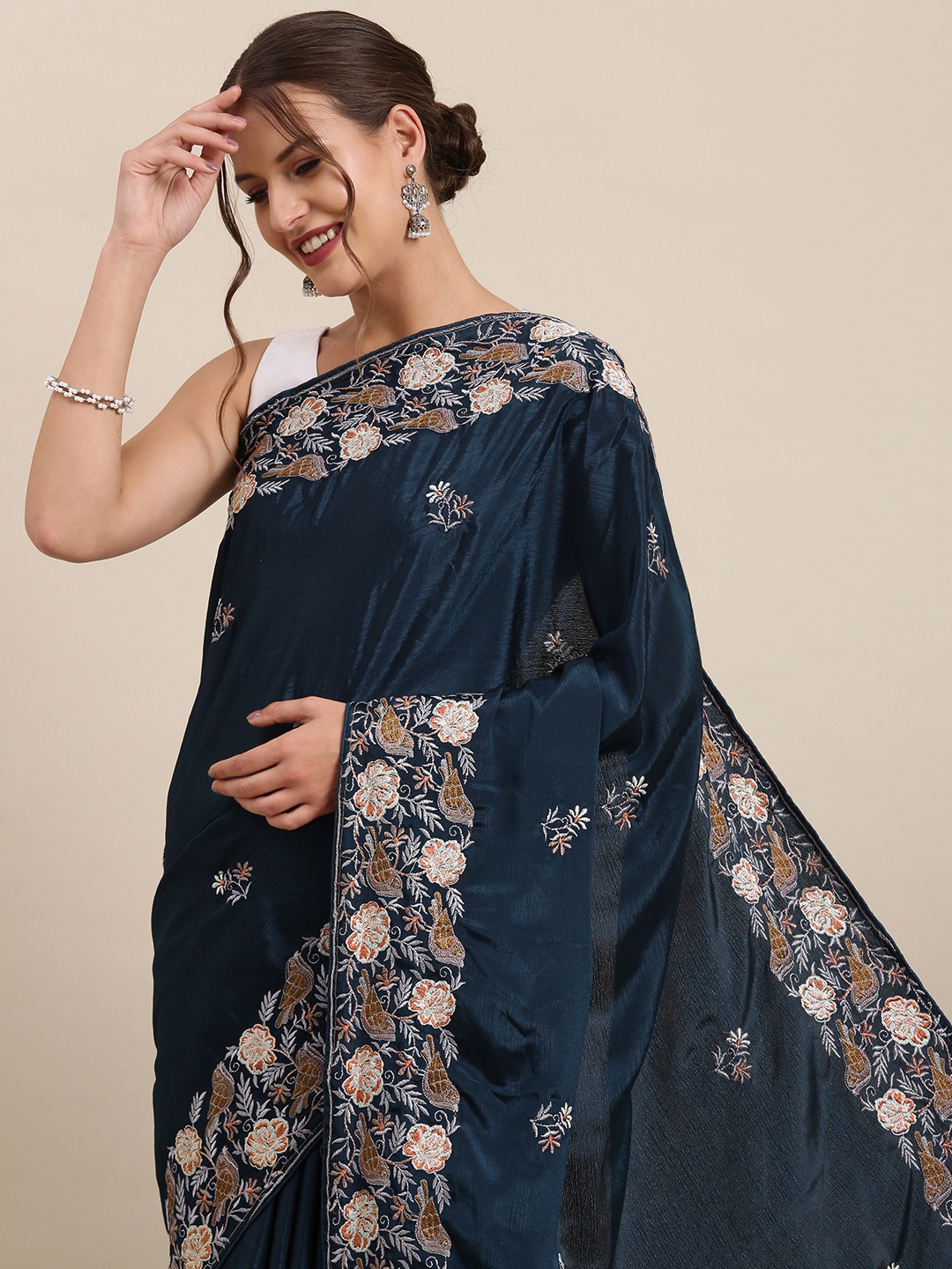 

VASTRANAND Navy Blue & Pink Floral Art Silk Saree