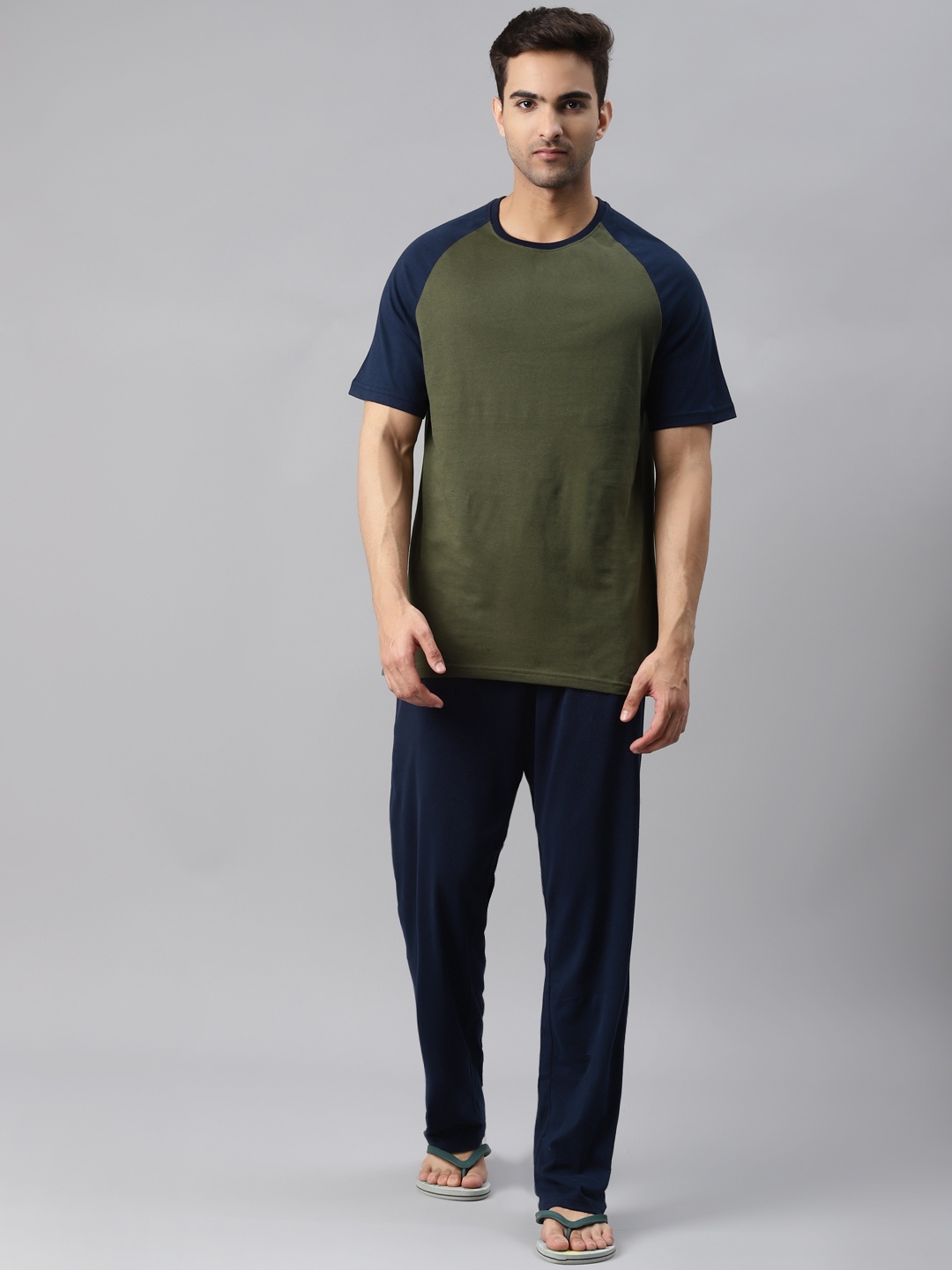 

Marks & Spencer Men Olive Green & Navy Blue Solid Pure Cotton Pyjamas Set