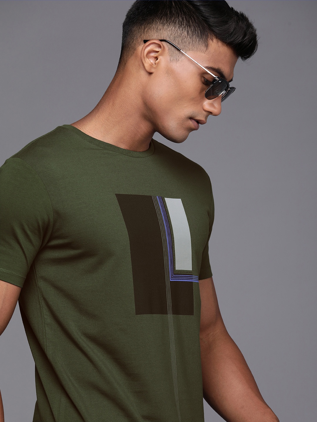 

Allen Solly Sport Men Olive Green & Black Colourblocked Casual T-shirt