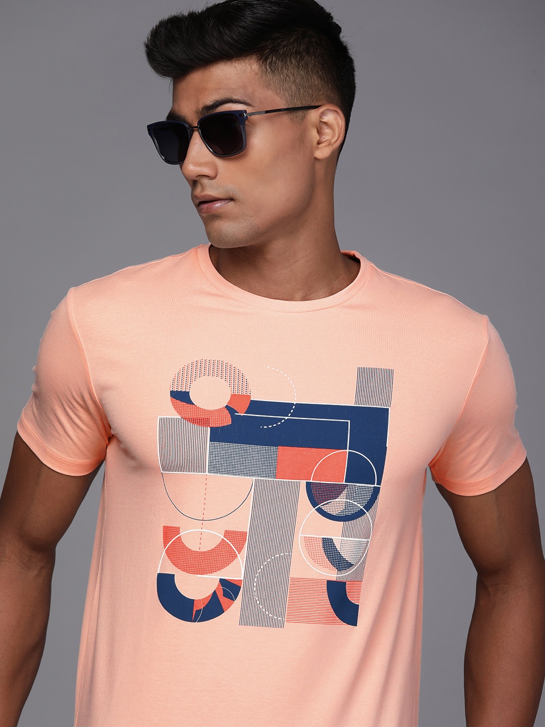 

Allen Solly Sport Men Peach-Coloured & Multicoloured Graphic Printed Casual T-shirt