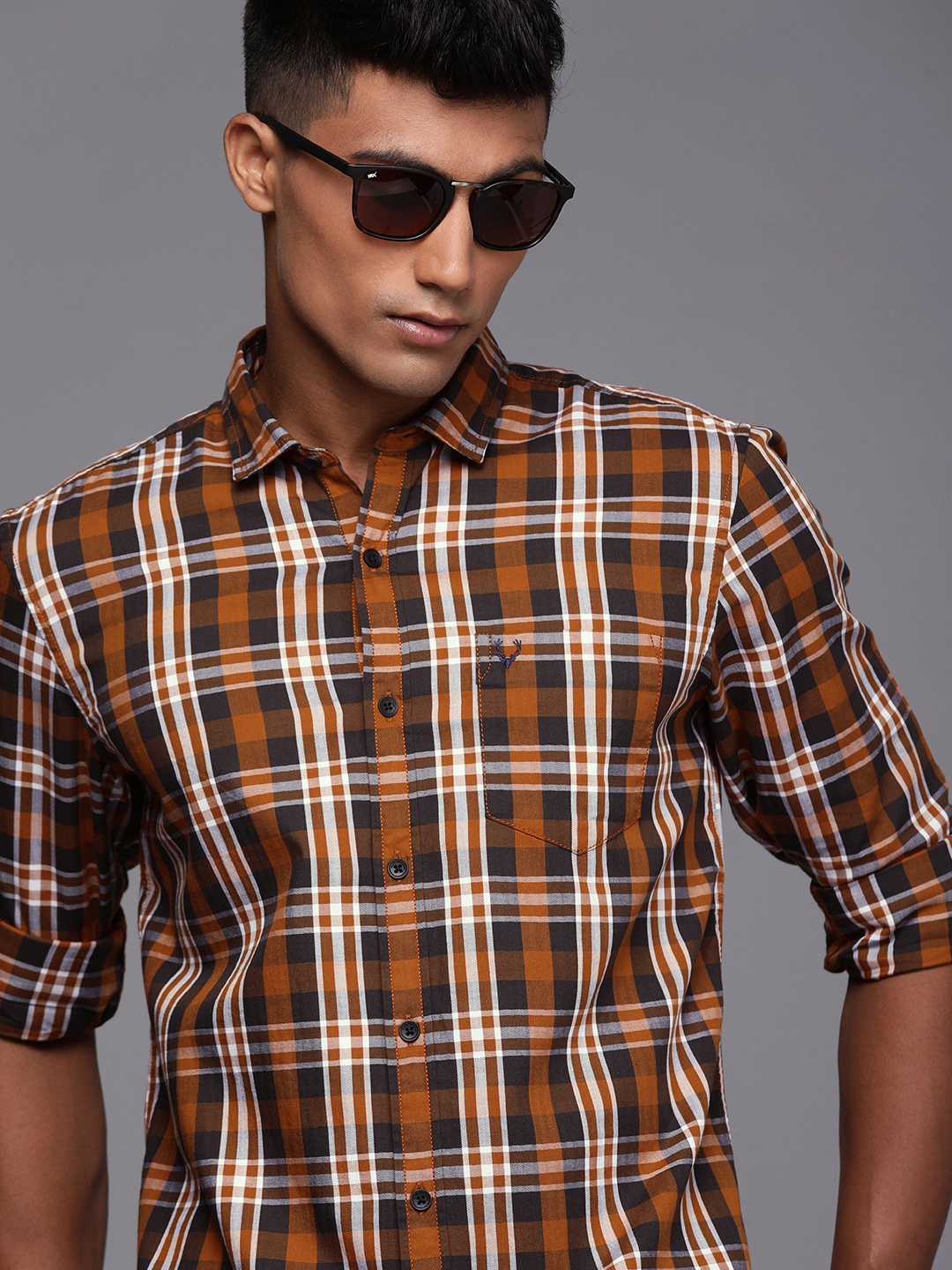 

Allen Solly Sport Men Brown & White Custom Slim Fit Checked Pure Cotton Casual Shirt