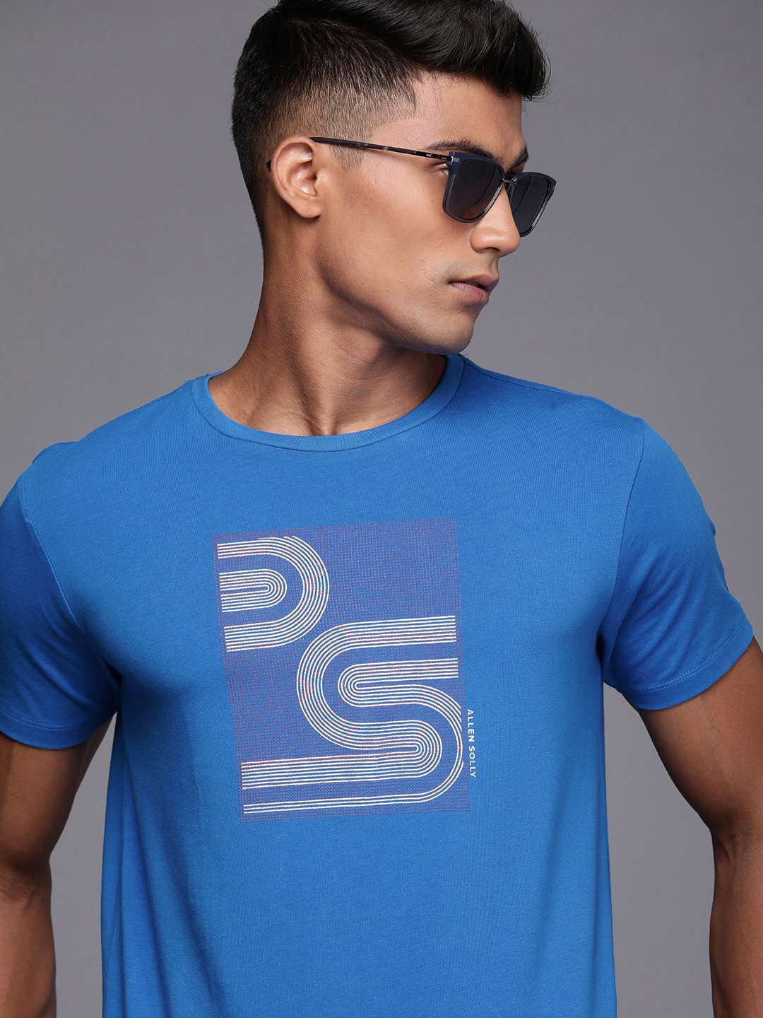 

Allen Solly Sport Men Blue Graphic Printed Casual T-shirt