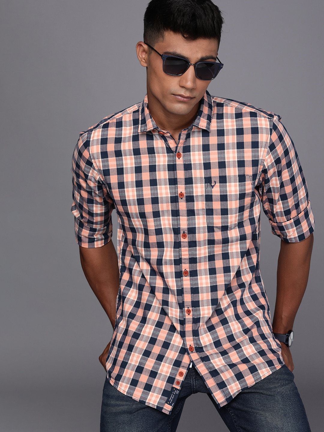 

Allen Solly Sport Men Peach-Coloured & Navy Blue Custom Slim Checked Cotton Casual Shirt