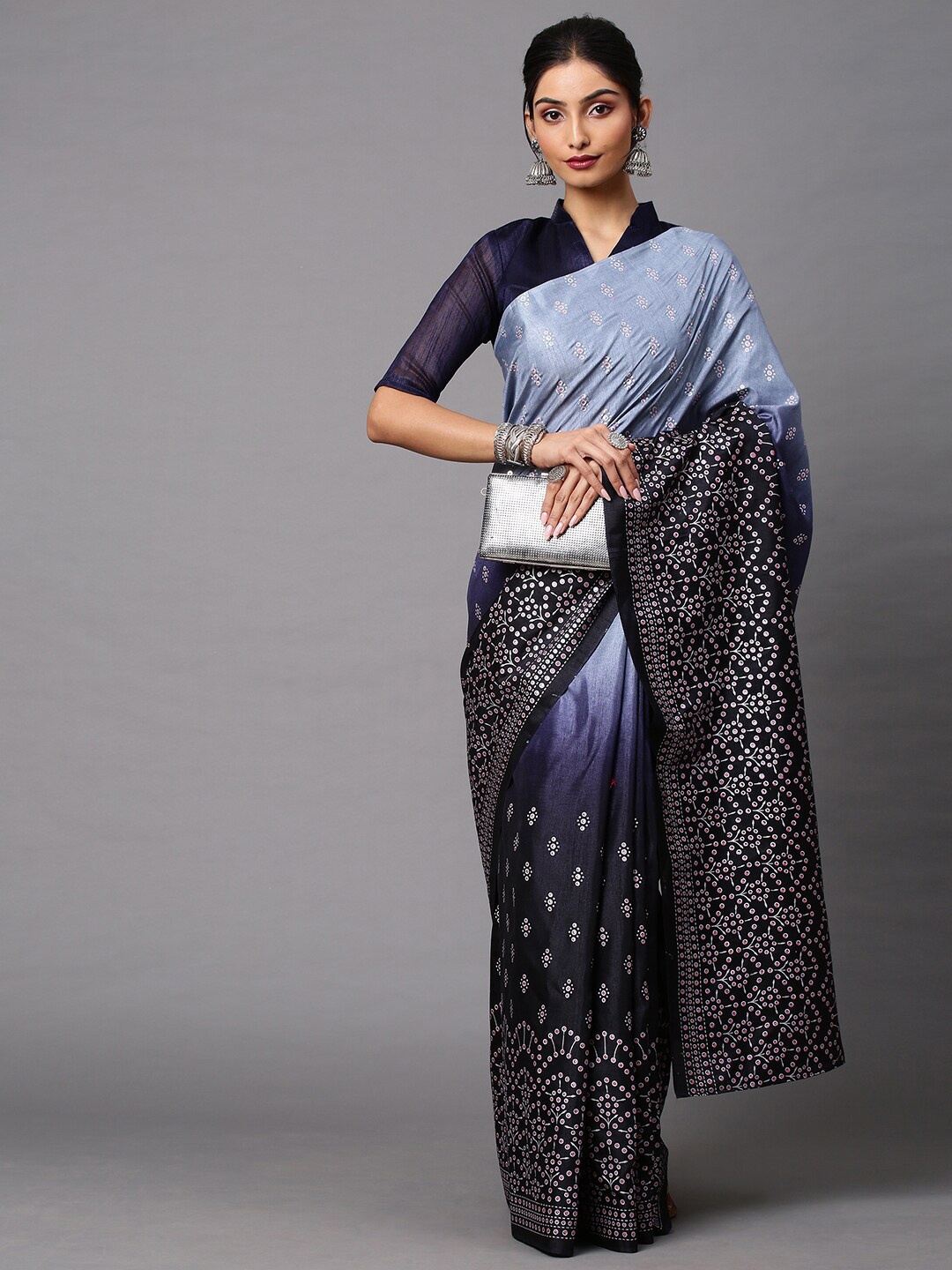 

Mitera Navy Blue & White Floral Silk Blend Saree