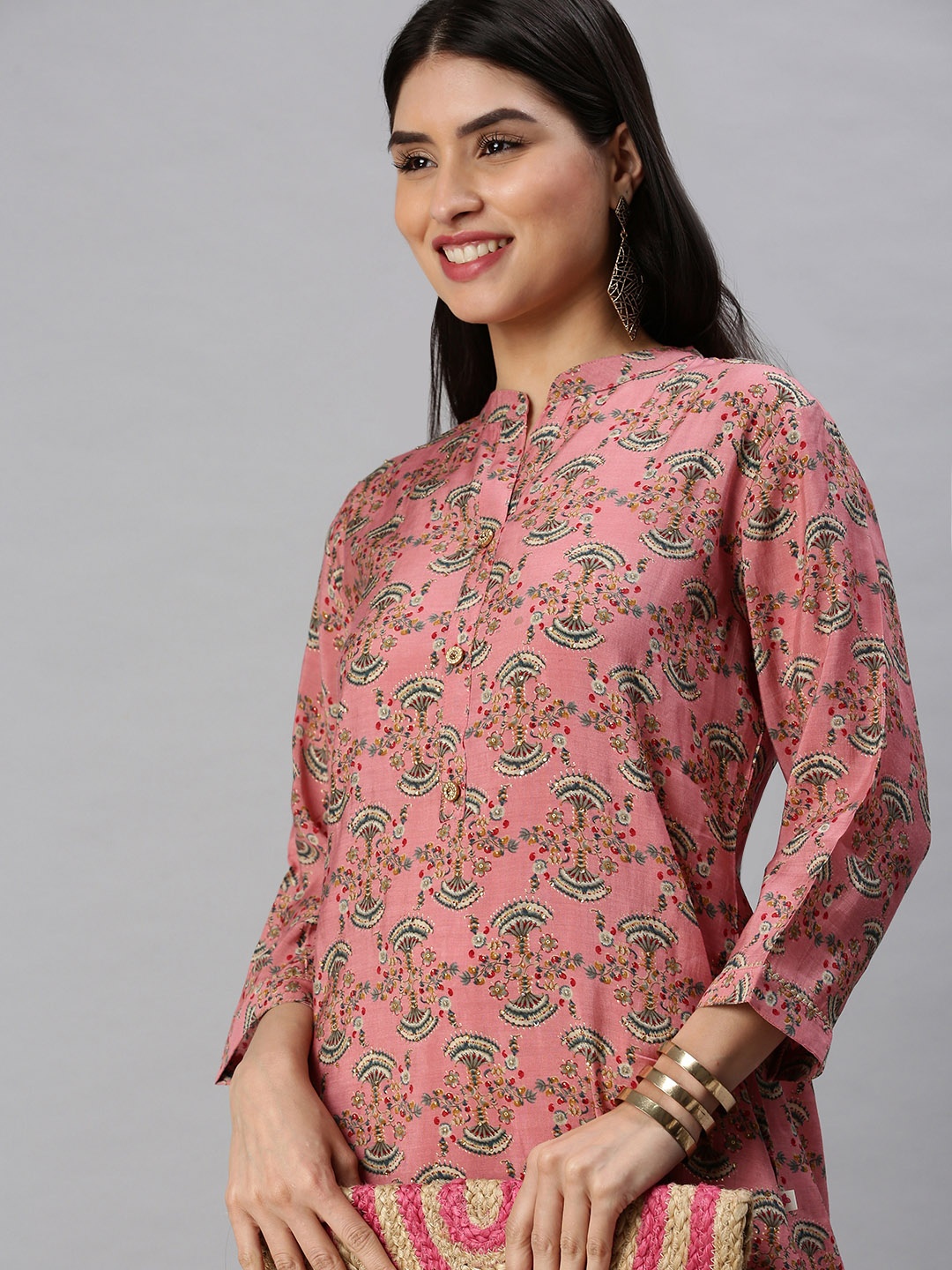 

SHOWOFF Women Pink & Blue Ethnic Motifs Mandarin Collar Beads & Stones Straight Kurta