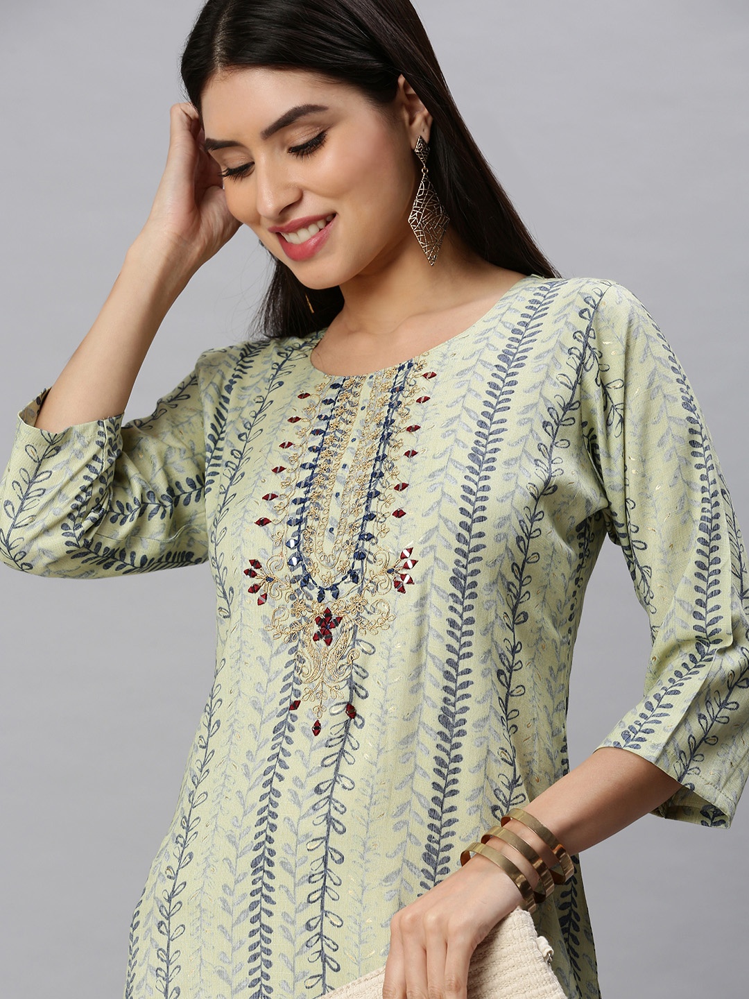 

SHOWOFF Women Green & Navy Blue Ethnic Motifs Zari Straight Kurta