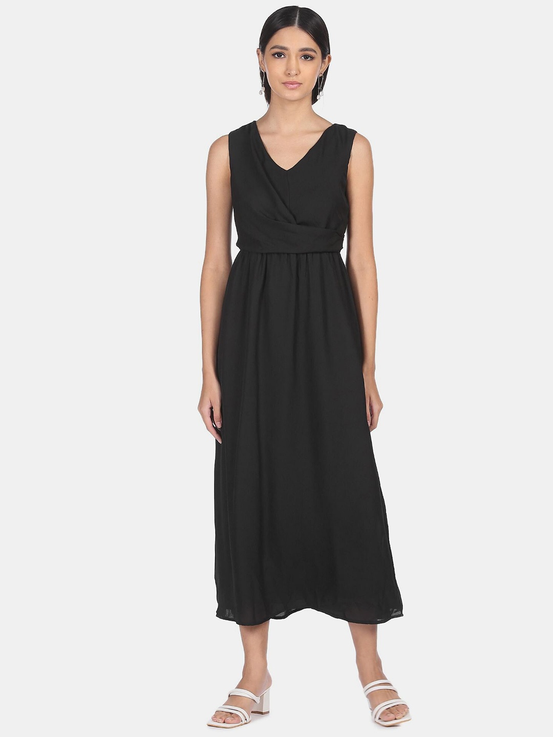 

SHFFL Black Solid Maxi Dress