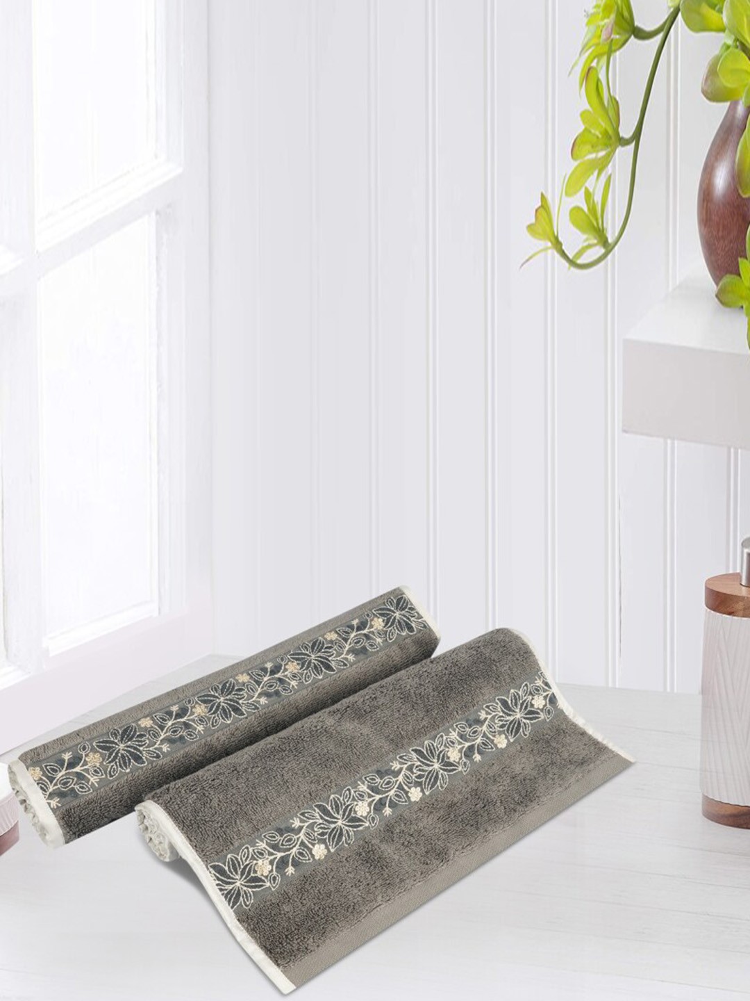

LUSH & BEYOND Set Of 2 Grey Solid 500 GSM Pure Cotton Hand Towels