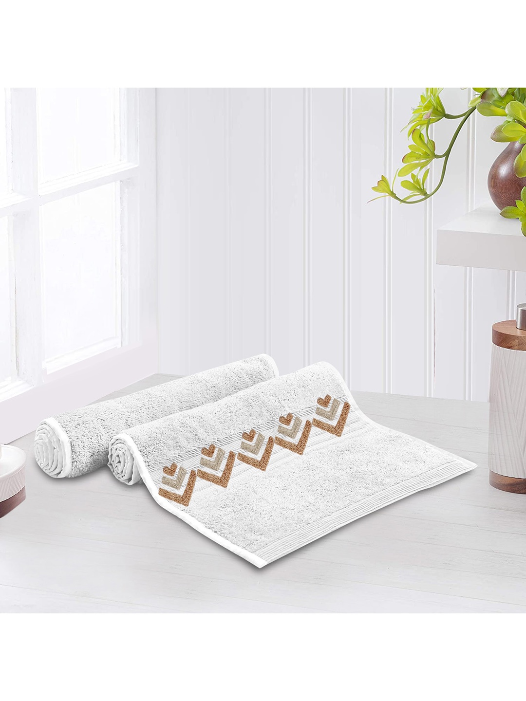 

LUSH & BEYOND Set Of 2 White & Beige Printed 500 GSM Pure Cotton Hand Towels