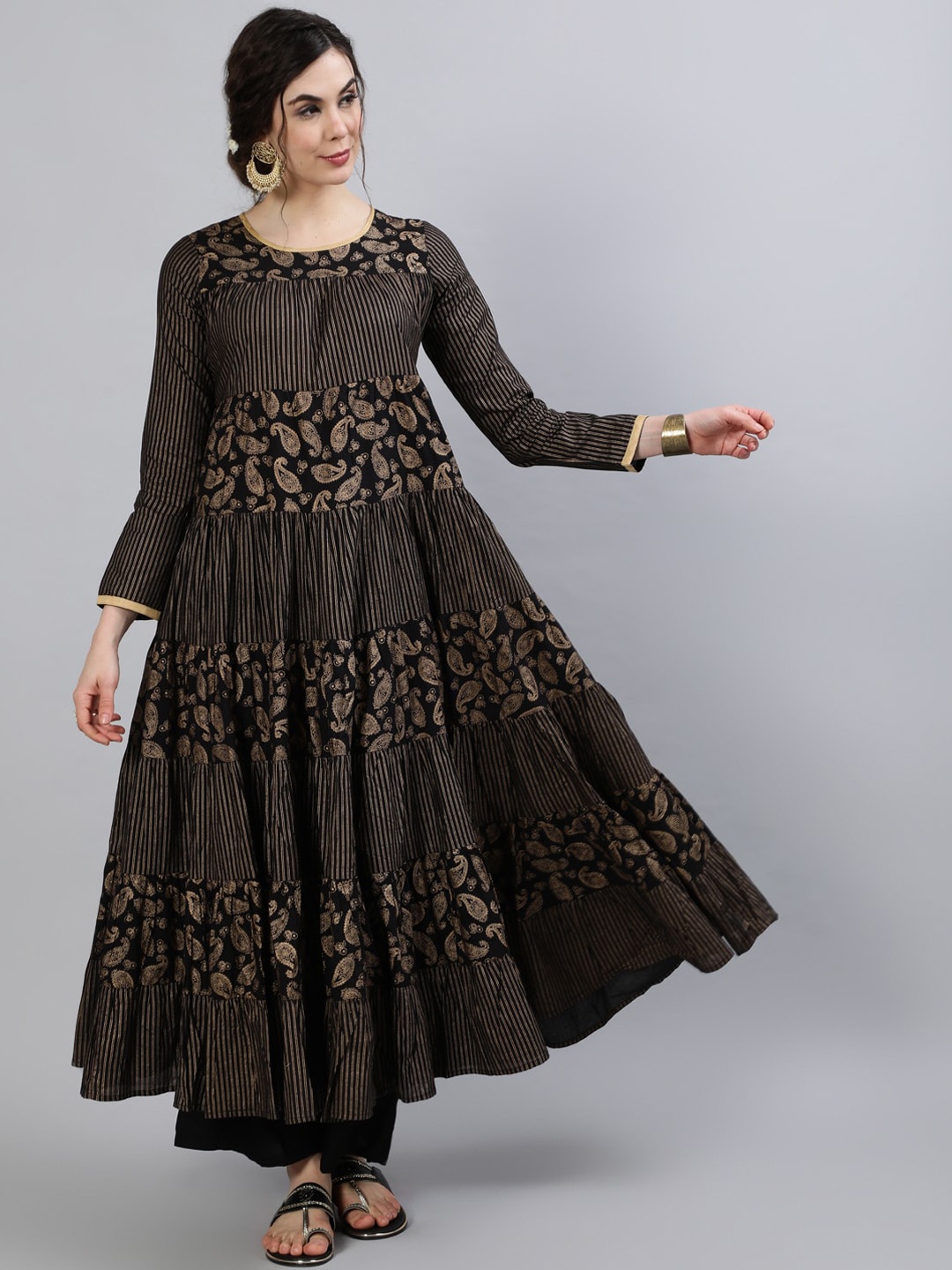 

saubhagya Women Black & Gold-Toned Ethnic Motifs Printed Anarkali Kurta
