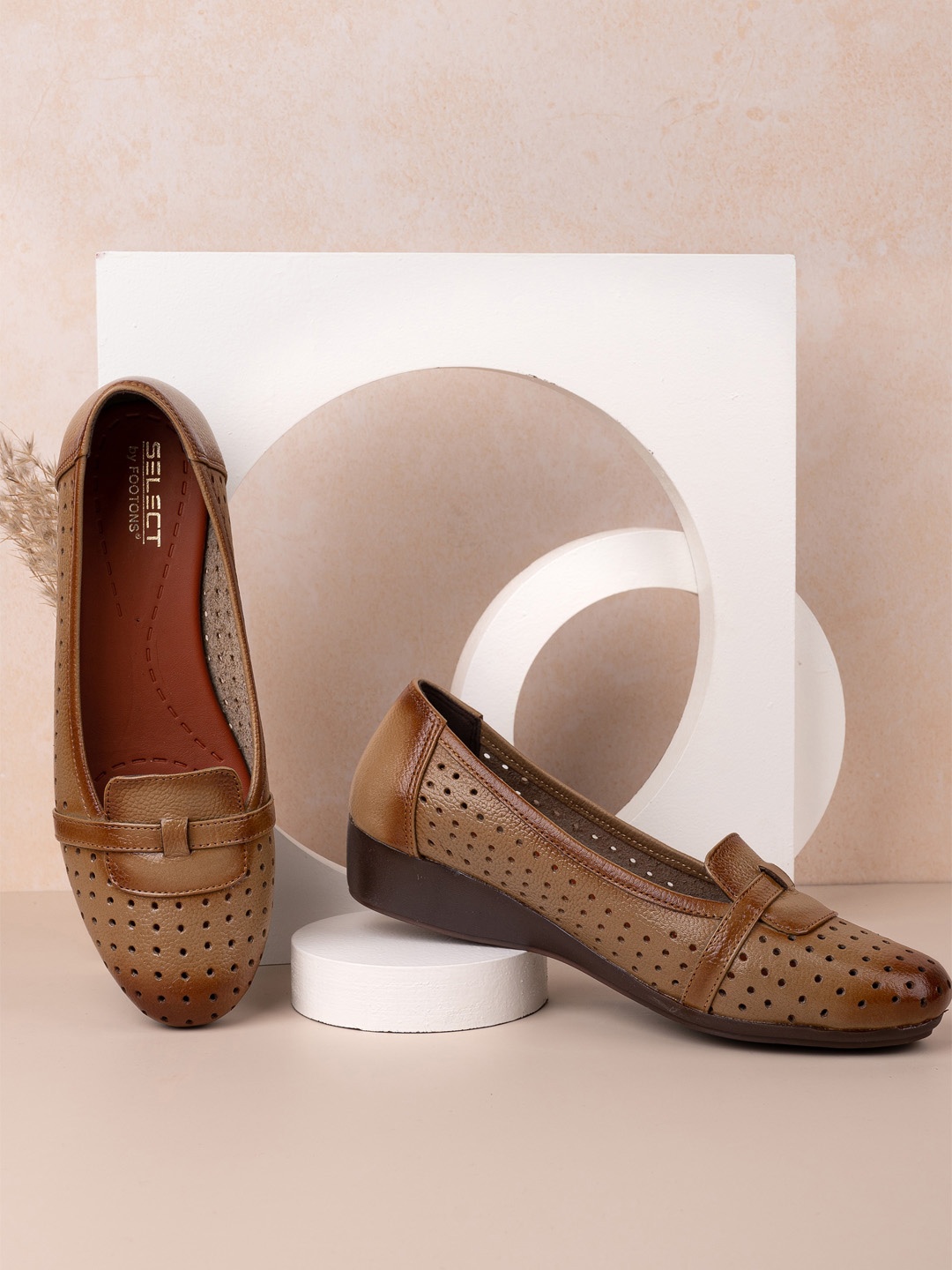 

FOOTONS Beige Textured Leather Comfort Sandals