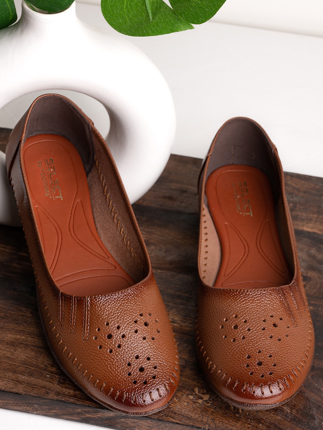 

FOOTONS Women Camel Brown Textured Leather Loafers