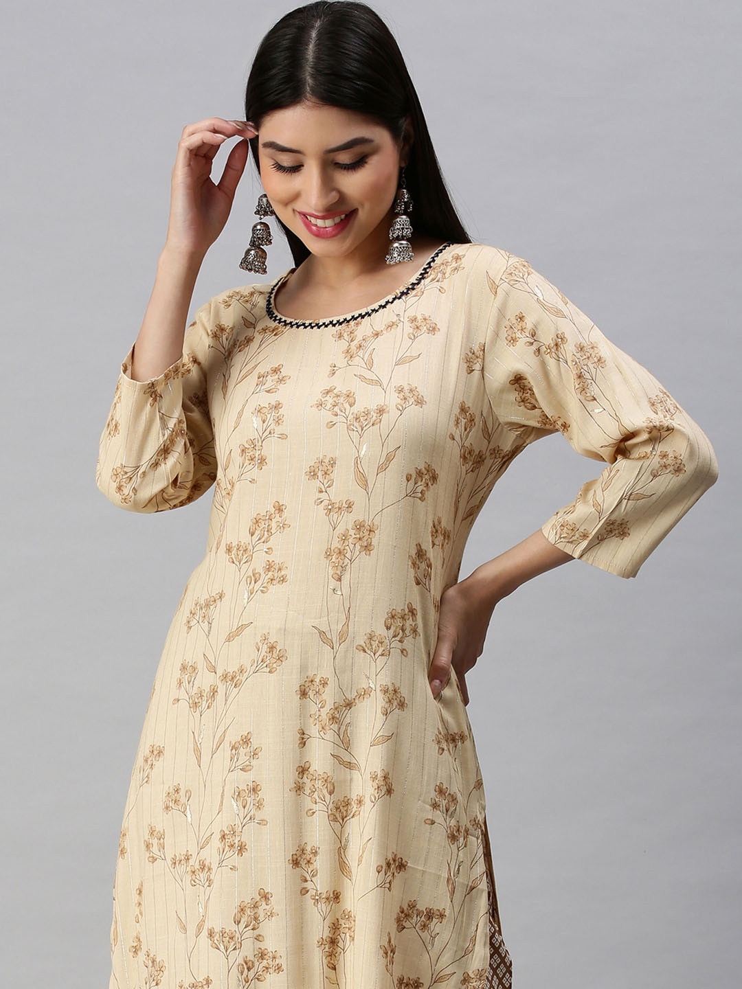 

SHOWOFF Women Cream-Coloured Floral Printed Kurta with Palazzos