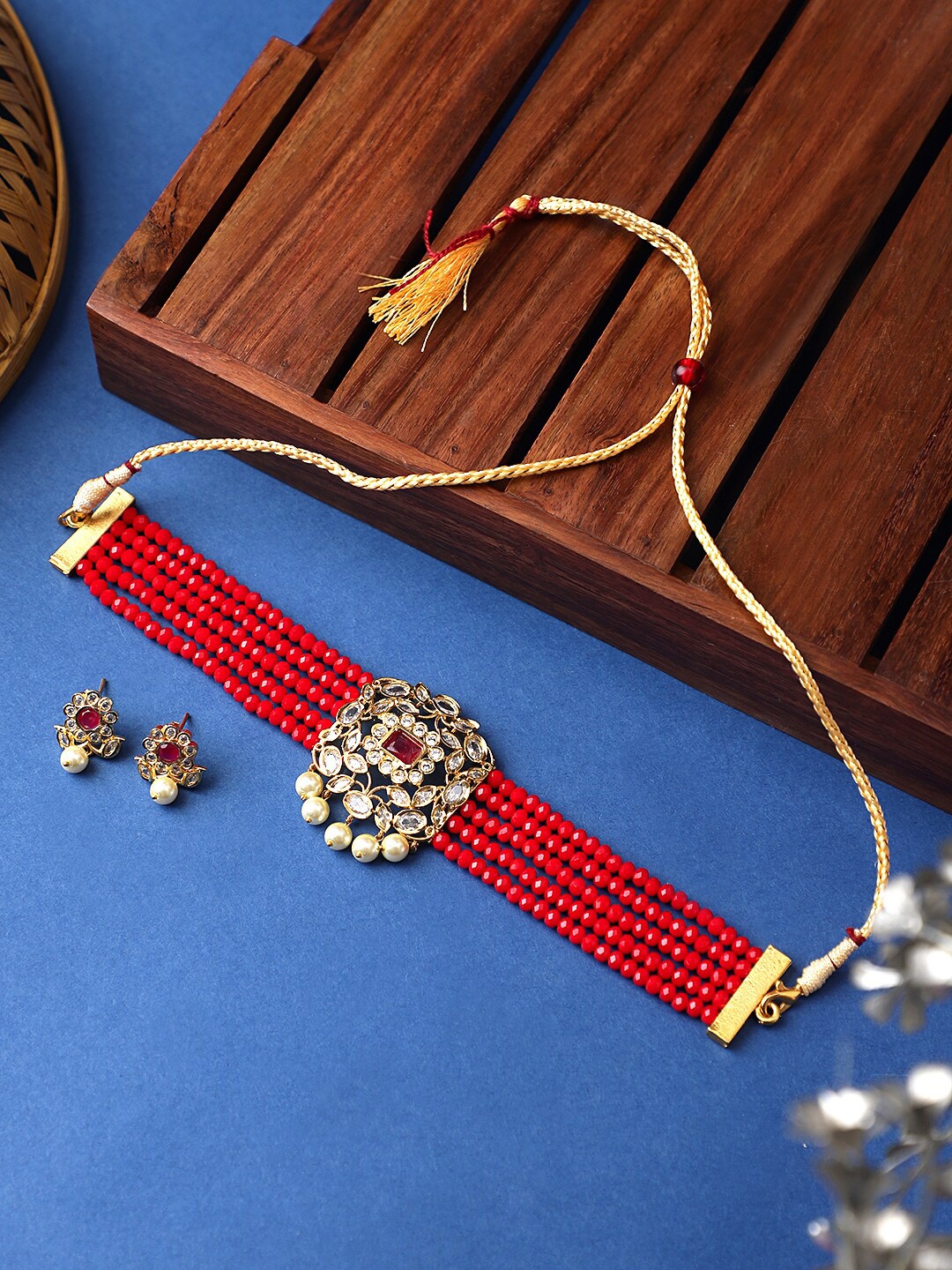

STEORRA JEWELS Women Gold-Plated & Red Kundan Studded Jewellery Set