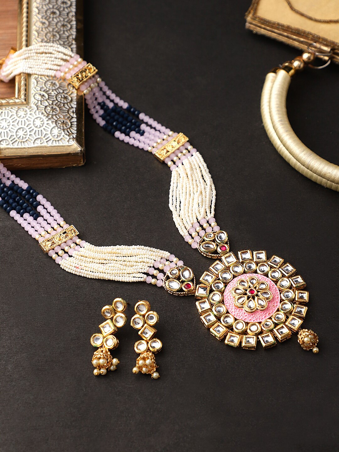

STEORRA JEWELS Gold-Plated White & Pink-Coloured Kundan-Studded & Beaded Jewellery Set