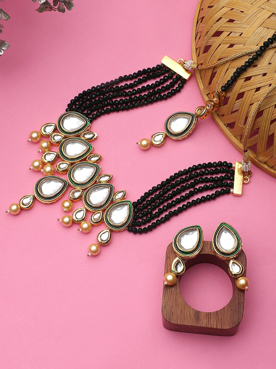 

STEORRA JEWELS Gold-Plated Green Kundan Studded & Beaded Jewellery Set