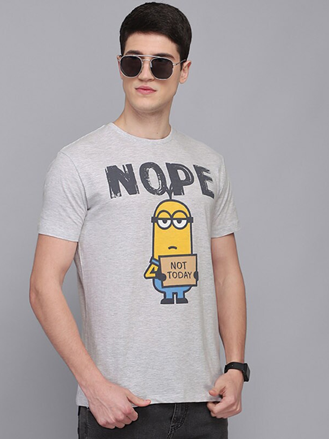 

Free Authority Men Grey & Blue Minions Printed Round Neck T-shirt