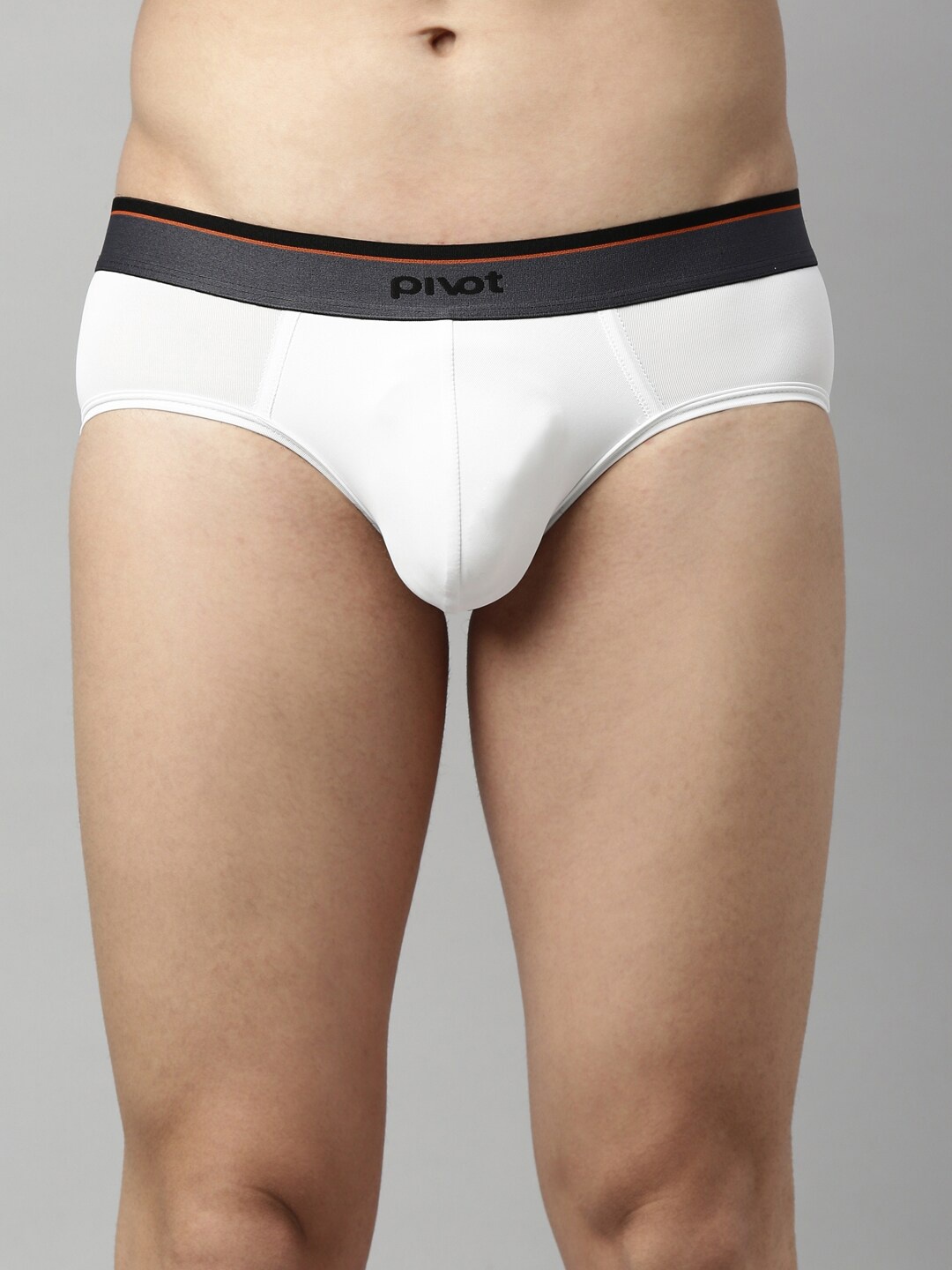 

pivot Men White Solid Briefs - P2MIWB22-024