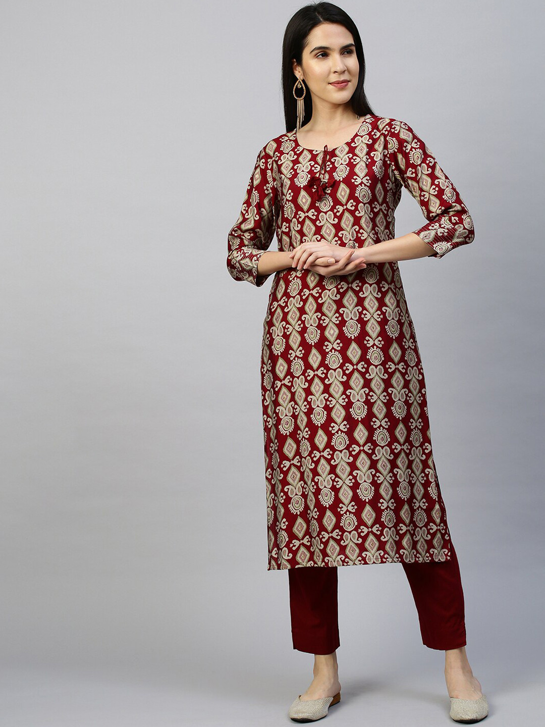 

FASHOR Women Maroon Bandhani Embroidered Sequinned Kurti with Trousers & With Dupatta