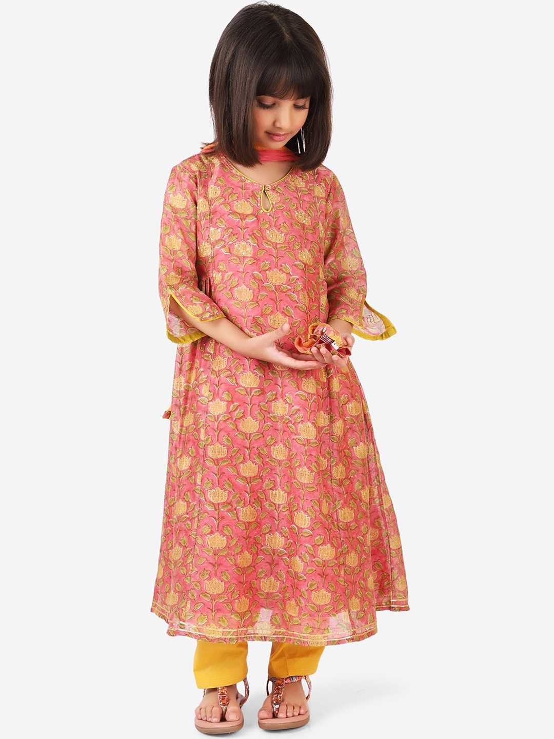 

Fabindia Girls Pink Floral Printed Sequinned Kurti with Trousers