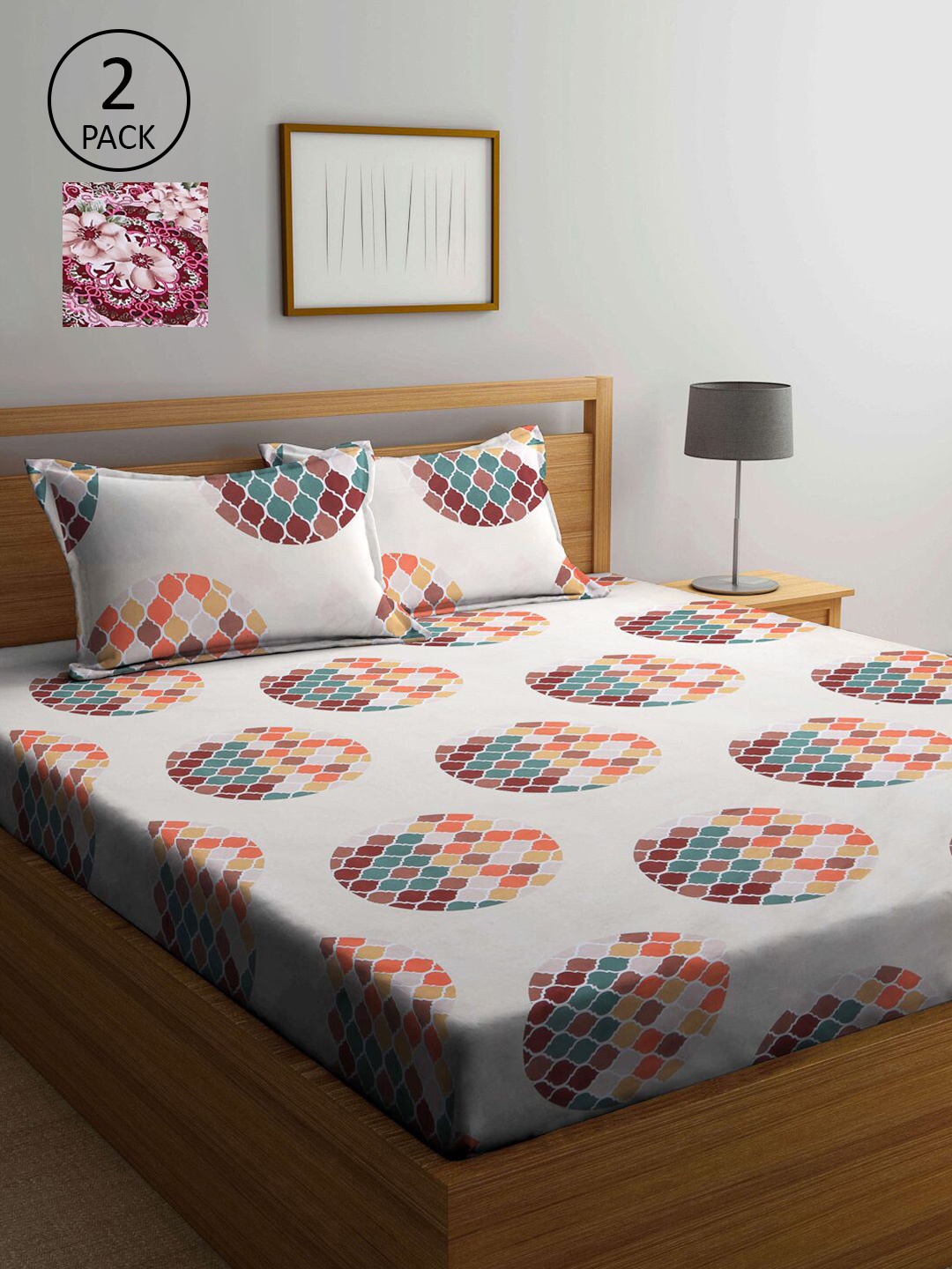 

KLOTTHE Red & White Geometric 210 TC 2 King Bedsheet with 4 Pillow Covers