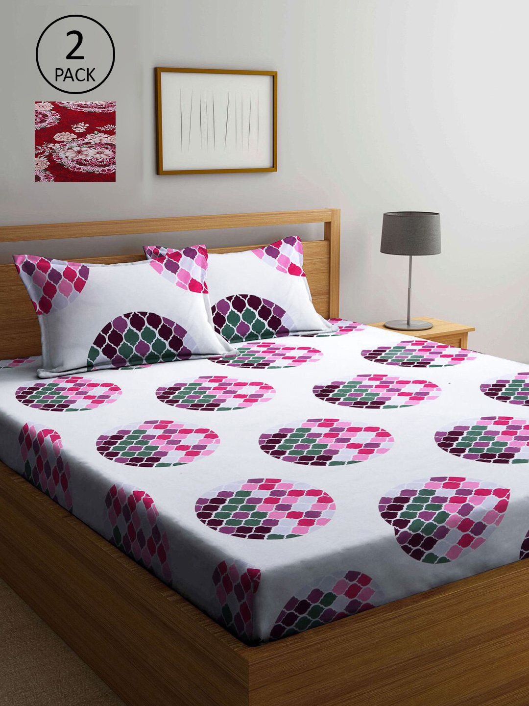 

KLOTTHE White & Red Geometric 210 TC Set Of 2 King Bedsheet with 4 Pillow Covers