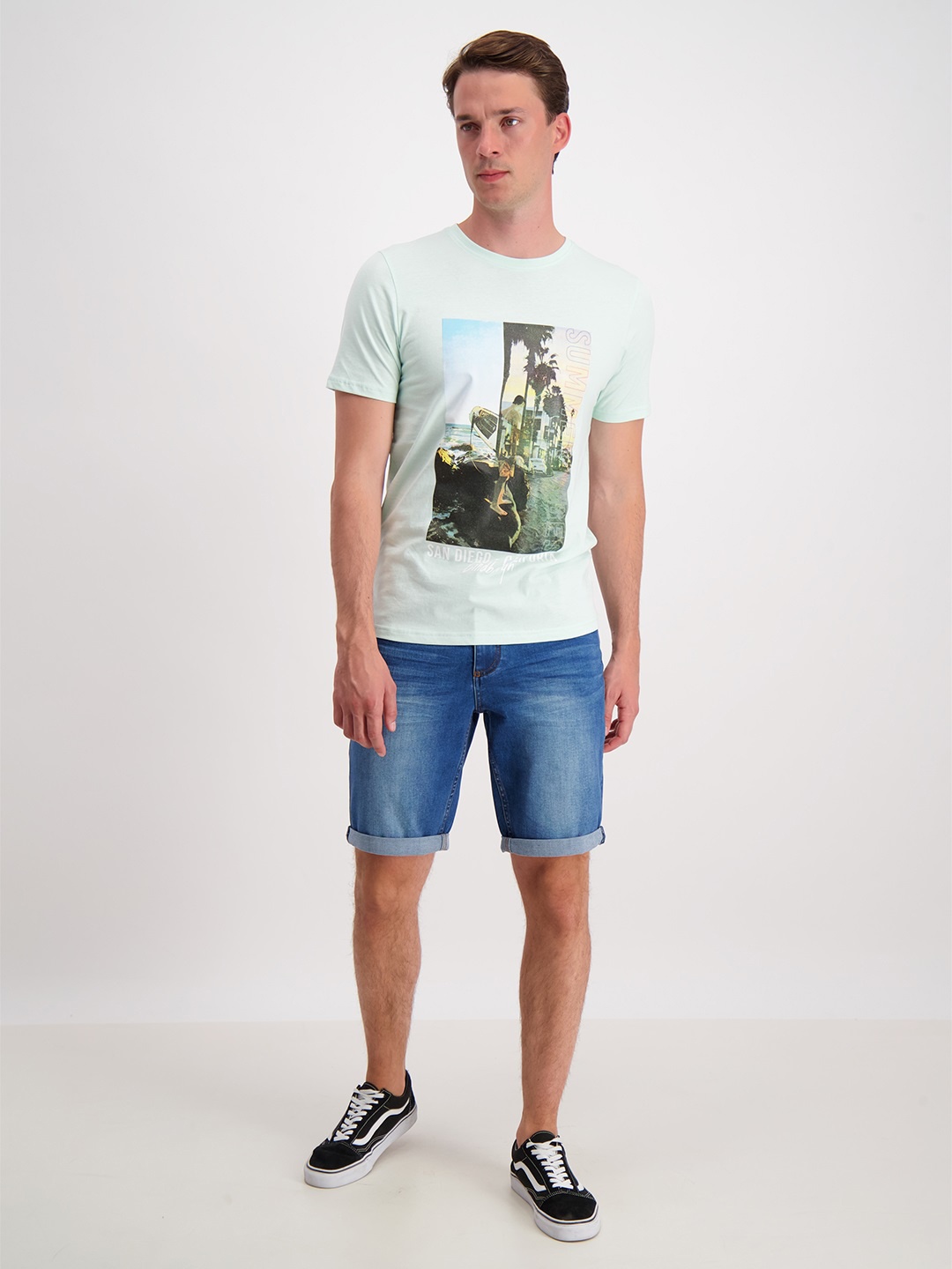 

LINDBERGH Men Blue Washed Denim Regular Fit Shorts