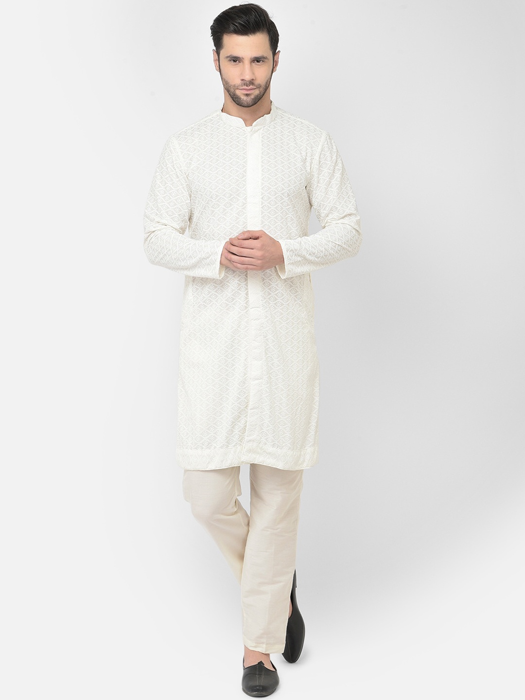 

DEYANN Men Off White Chikankari Pure Cotton Kurta with Trousers