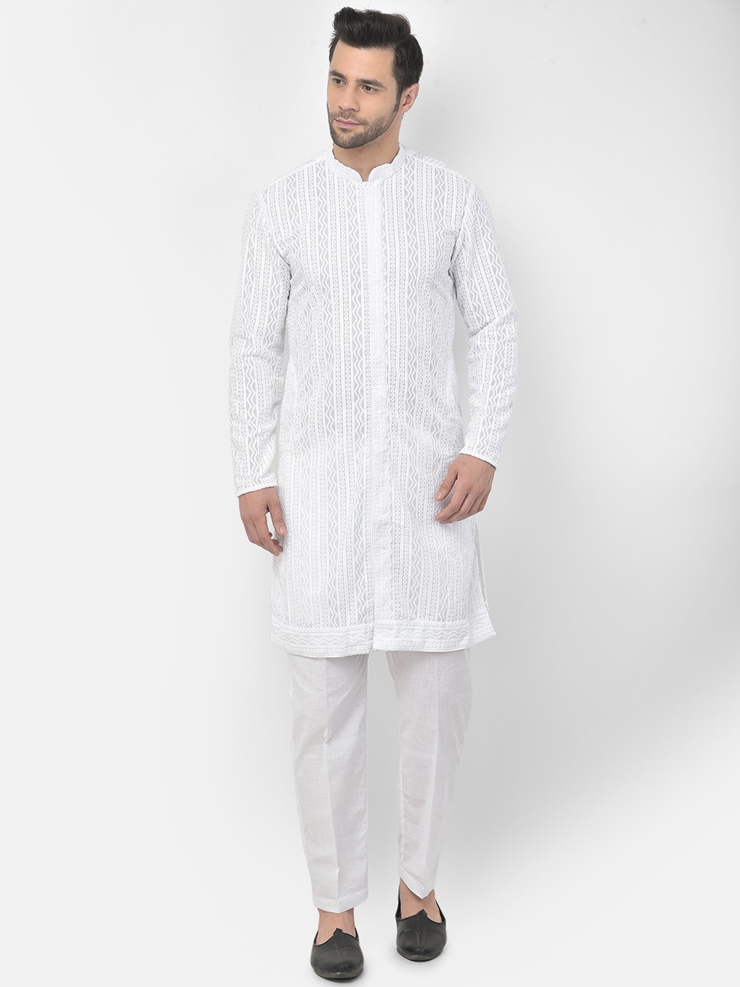 

DEYANN Men White Ethnic Motifs Embroidered Pure Cotton Kurta with Pyjamas