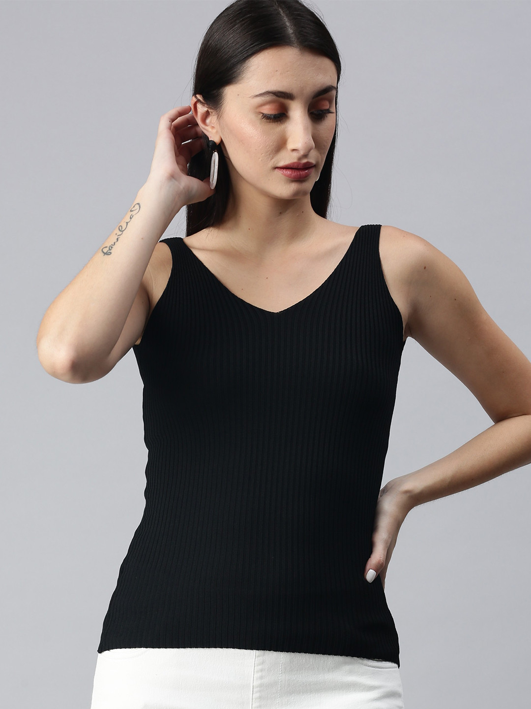 

SHECZZAR Black Solid Top