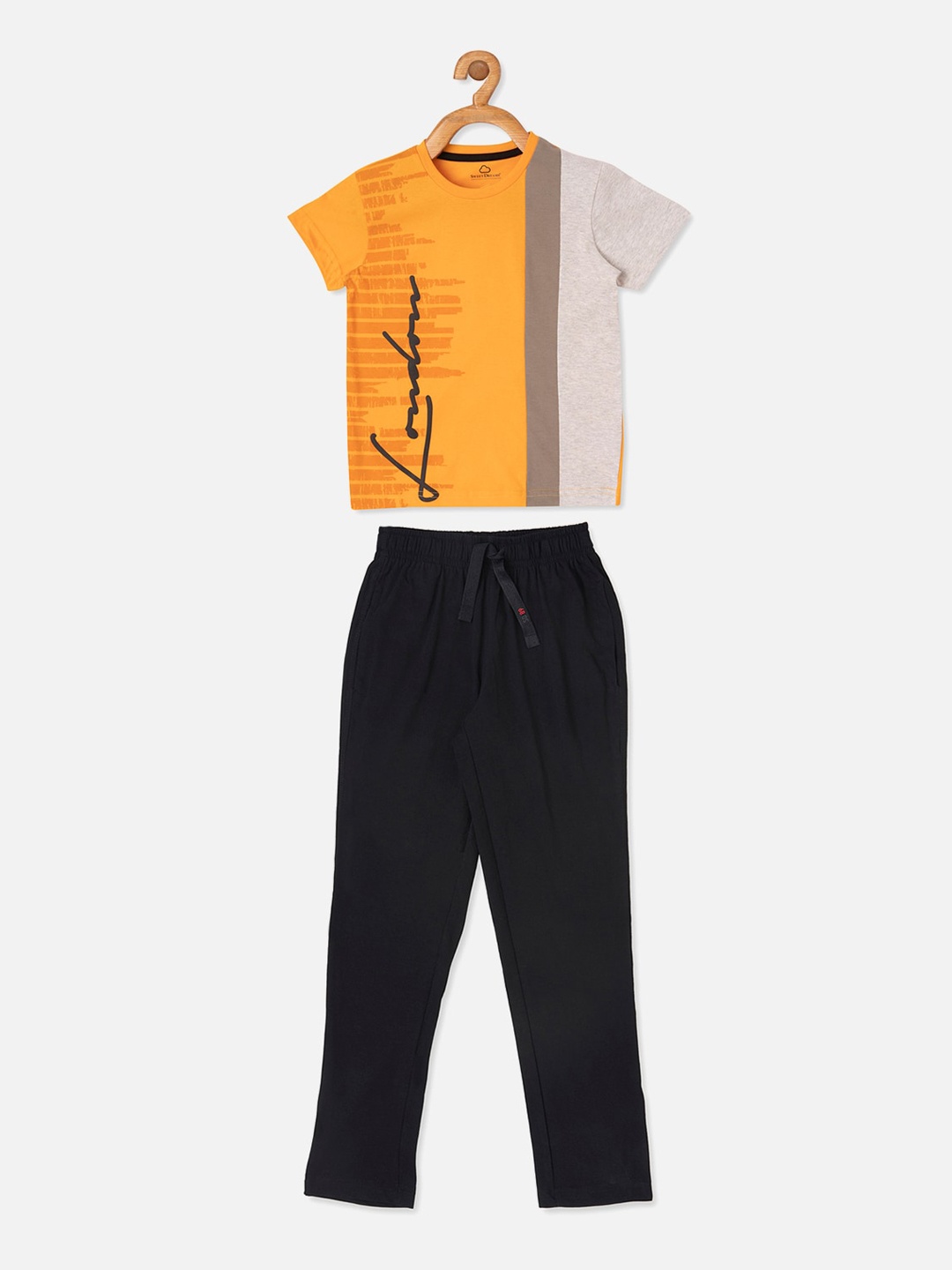 

Sweet Dreams Boys Yellow & Black Printed Night suit
