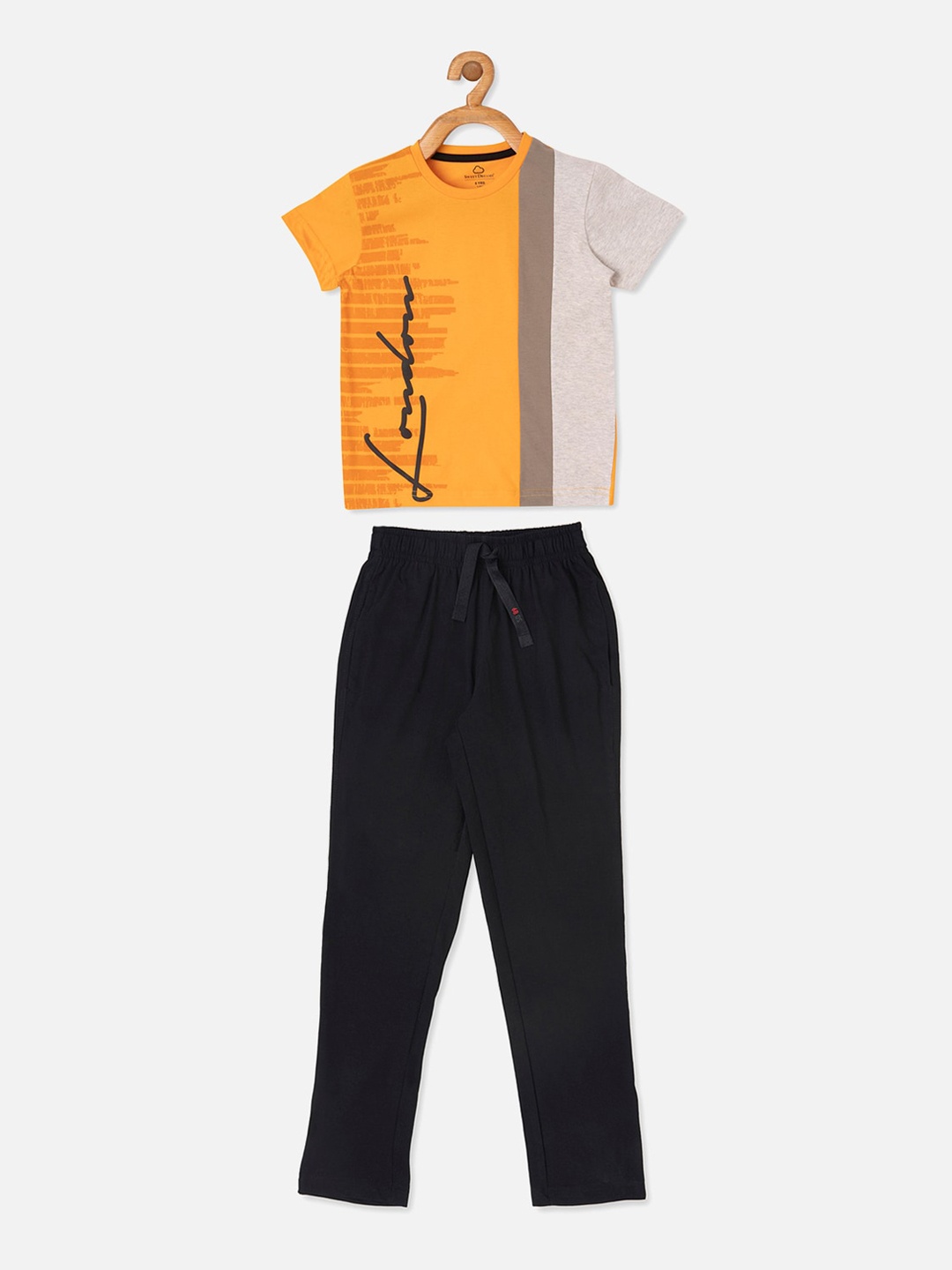 

Sweet Dreams Boys Yellow & Black Printed Night Suits