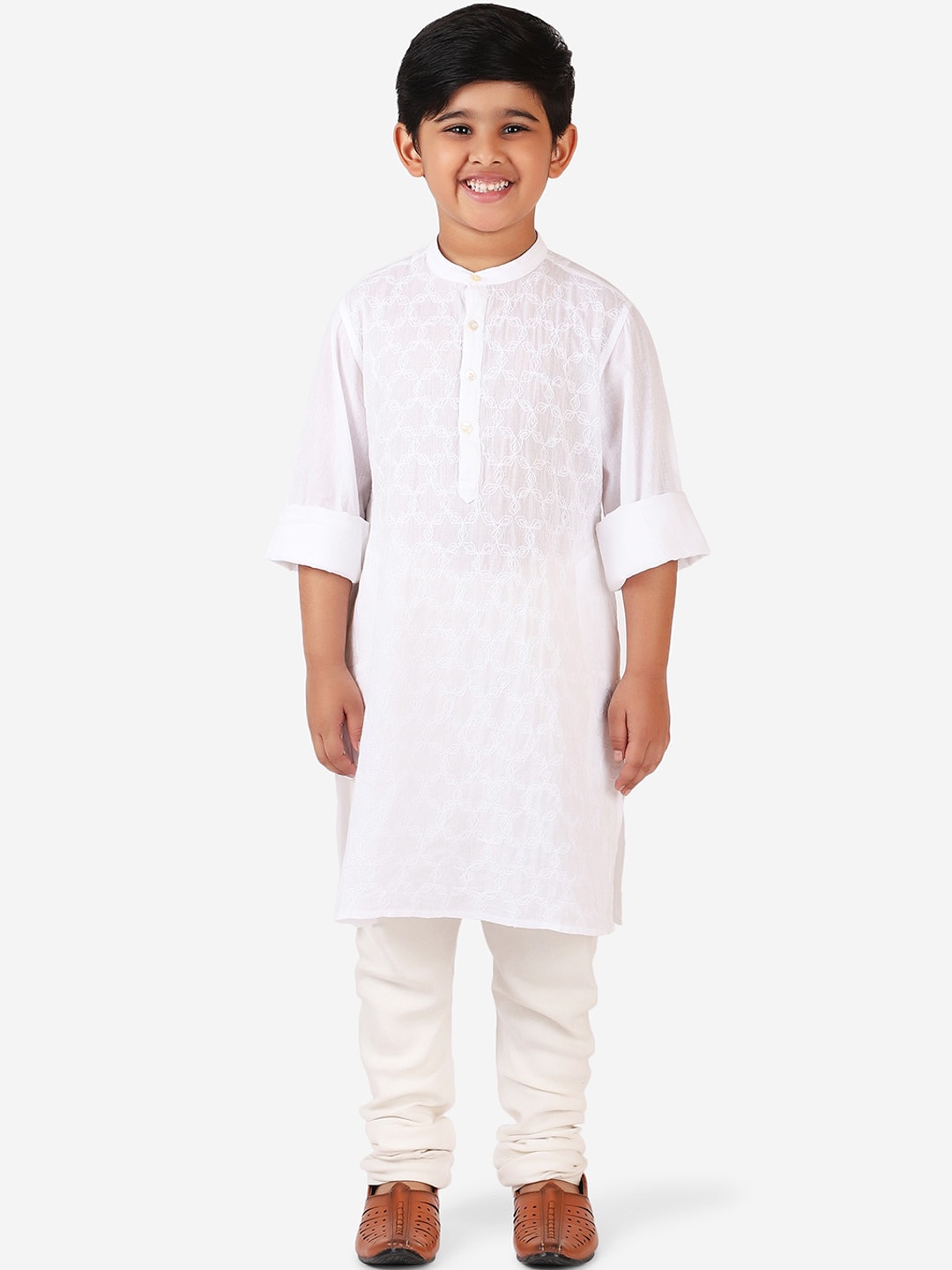 

Fabindia Boys White Embroidered Thread Work Kurta