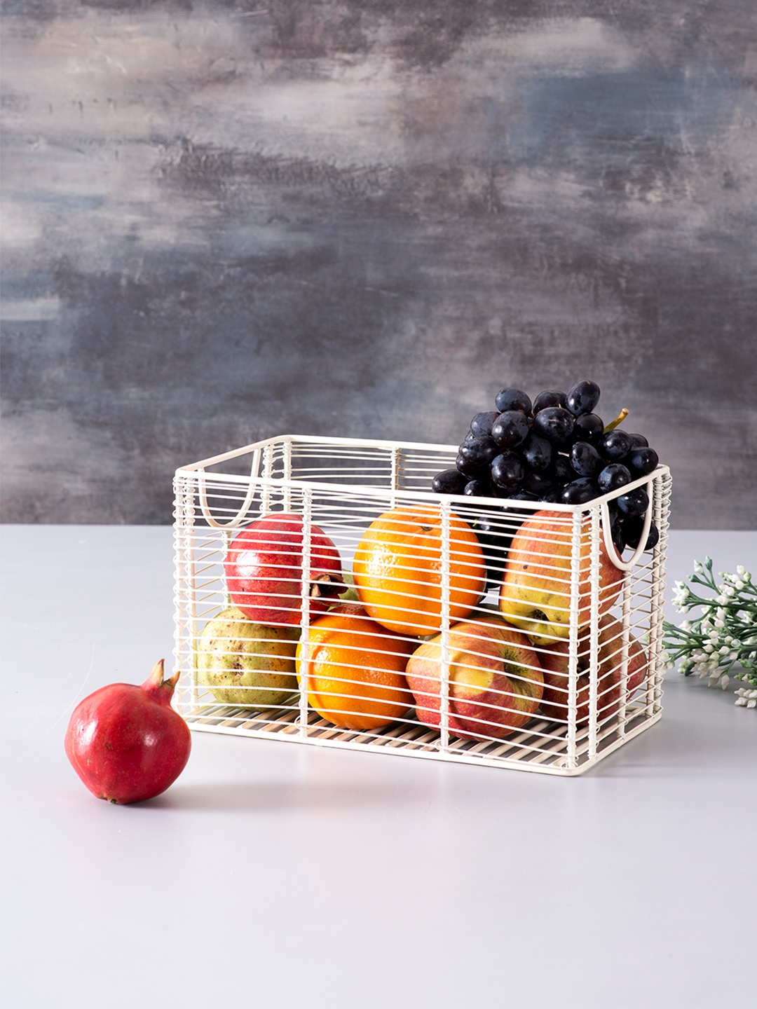 

nestroots White Rectangle Iron Fruit Basket