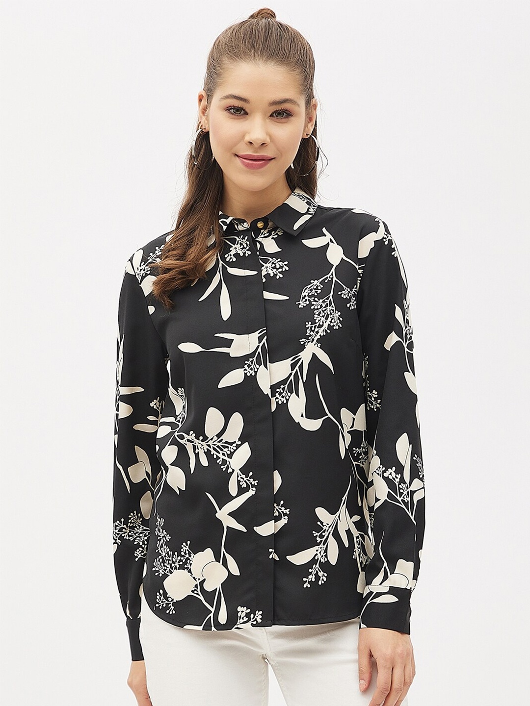 

Harpa Women Black Classic Floral Printed Casual Shirt