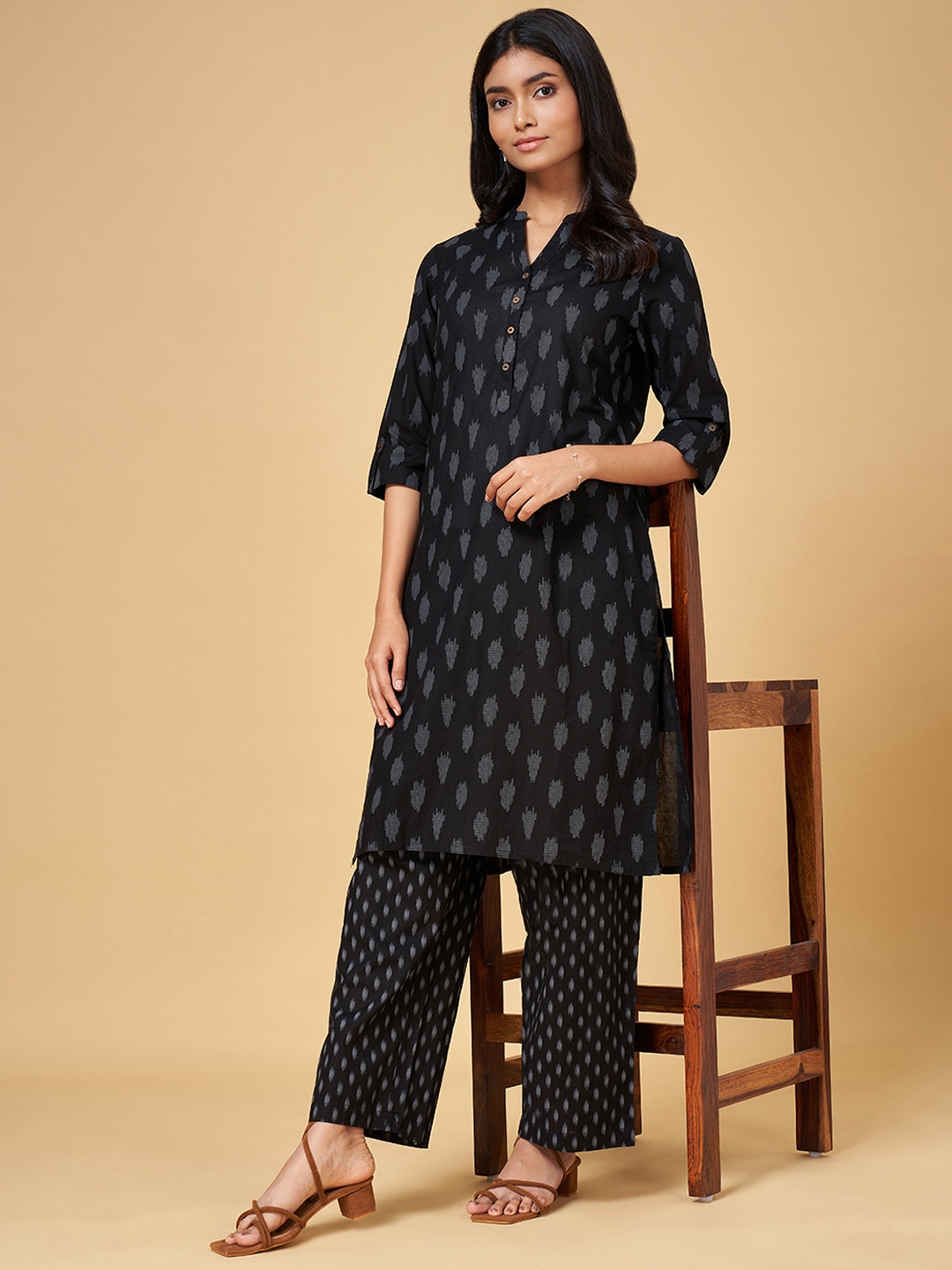 

RANGMANCH BY PANTALOONS Women Black Printed Pure Cotton Kurta with Trousers