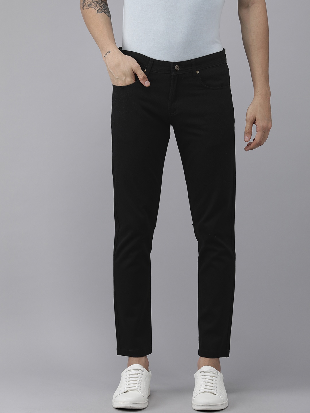 

SPYKAR Men Black Solid Slim Fit Trousers